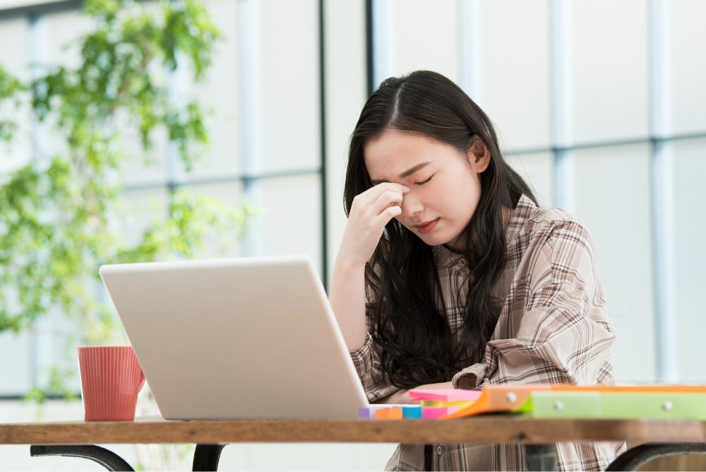 ハーブティーで眼精疲労を回復しよう！目の疲れや痛みにおすすめのハーブを紹介
